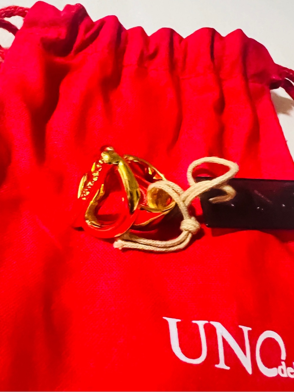 NWT UNO de 50 "On/Off" 18k Gold Plated Ring - Size 8.5 - Picture 6 of 14